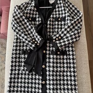 Black and White Houndstooth dress with Gold Buttons pomander place tuckernuck